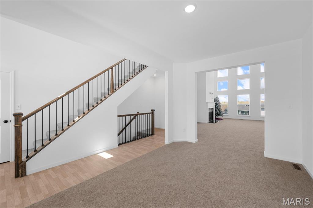 7475 Shadow Point Drive St. Louis, MO 63129 - Photo 7 of 56