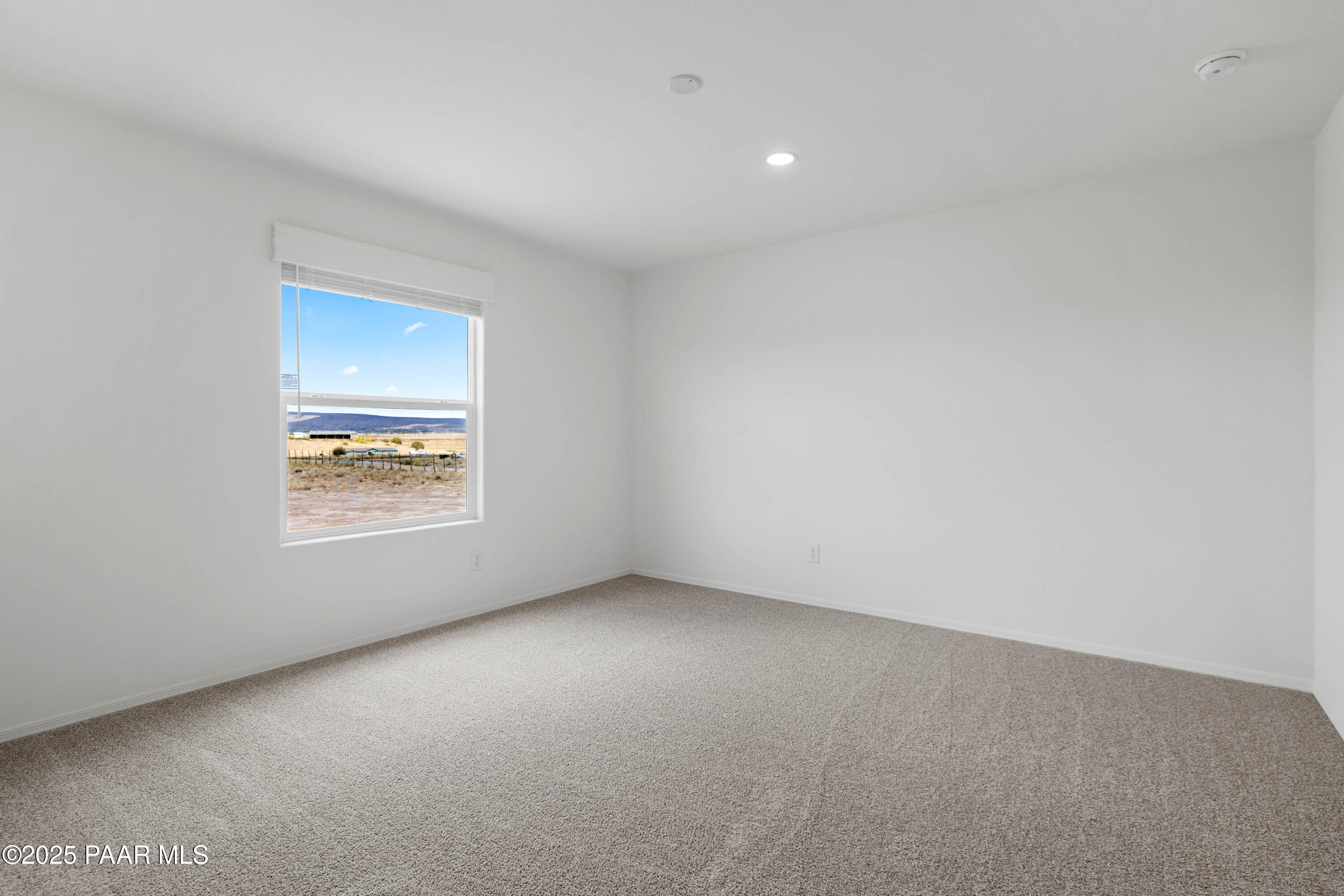 1475 Kings Court Road Paulden, AZ 86334 - Photo 13 of 36 20-Primary Bedroom (1)