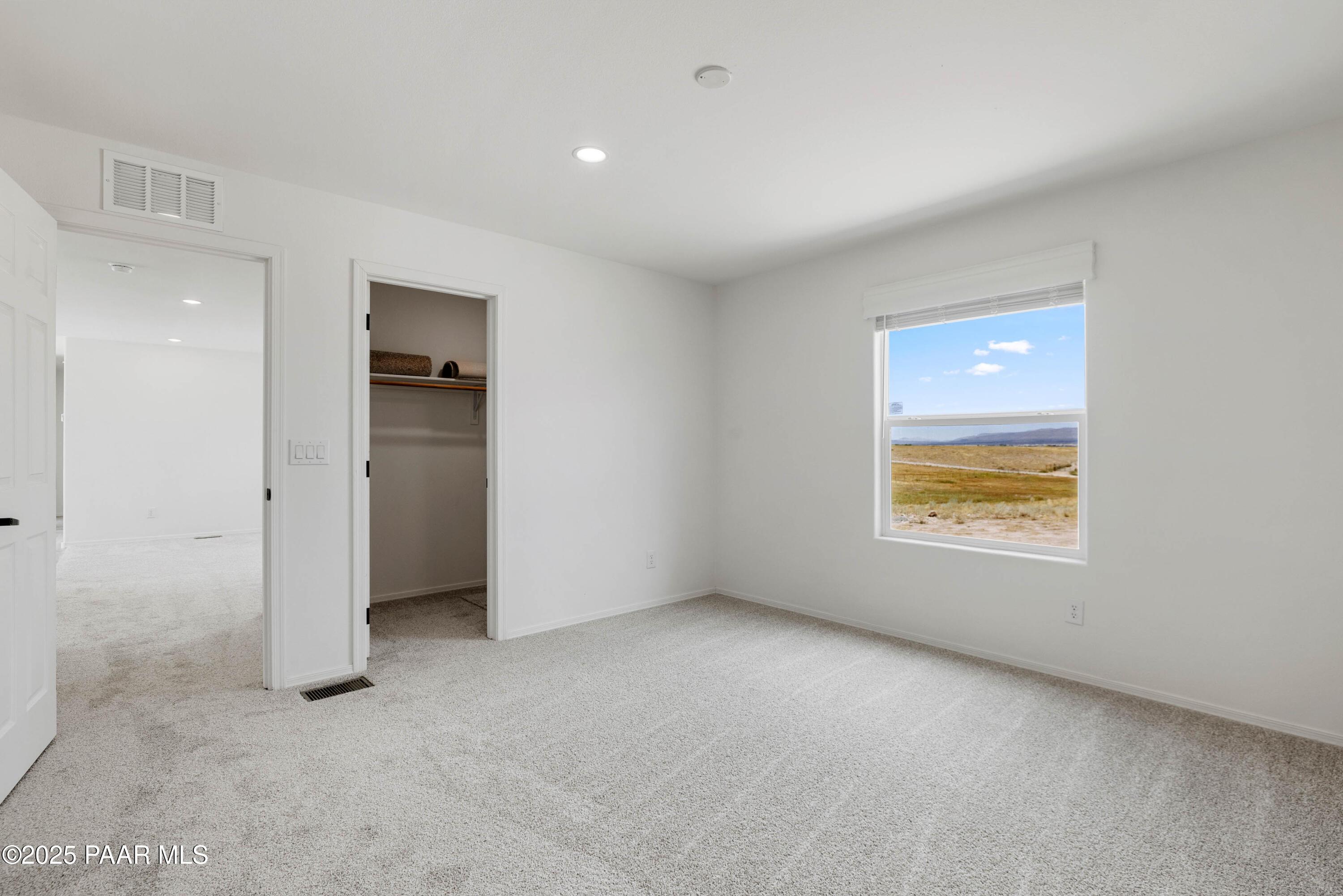 1475 Kings Court Road Paulden, AZ 86334 - Photo 16 of 36 21-Primary Bedroom (2)