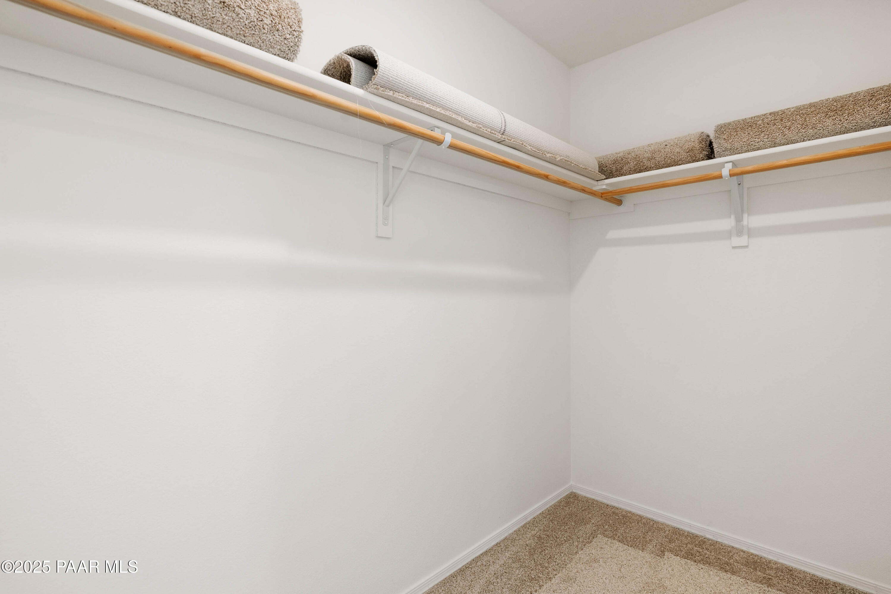 1475 Kings Court Road Paulden, AZ 86334 - Photo 19 of 36 23-Primary Closet