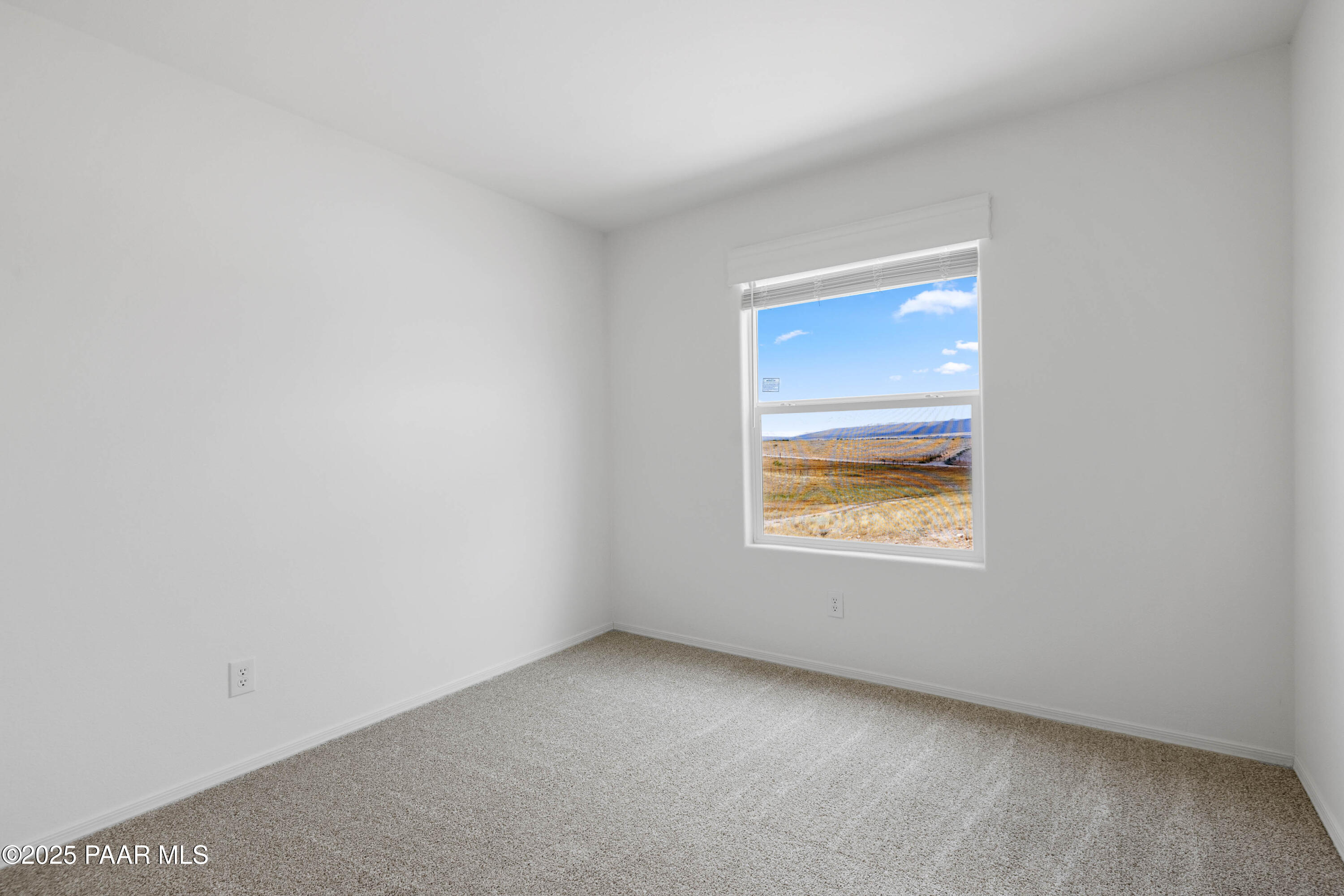 1475 Kings Court Road Paulden, AZ 86334 - Photo 27 of 36 17-Bedroom 3