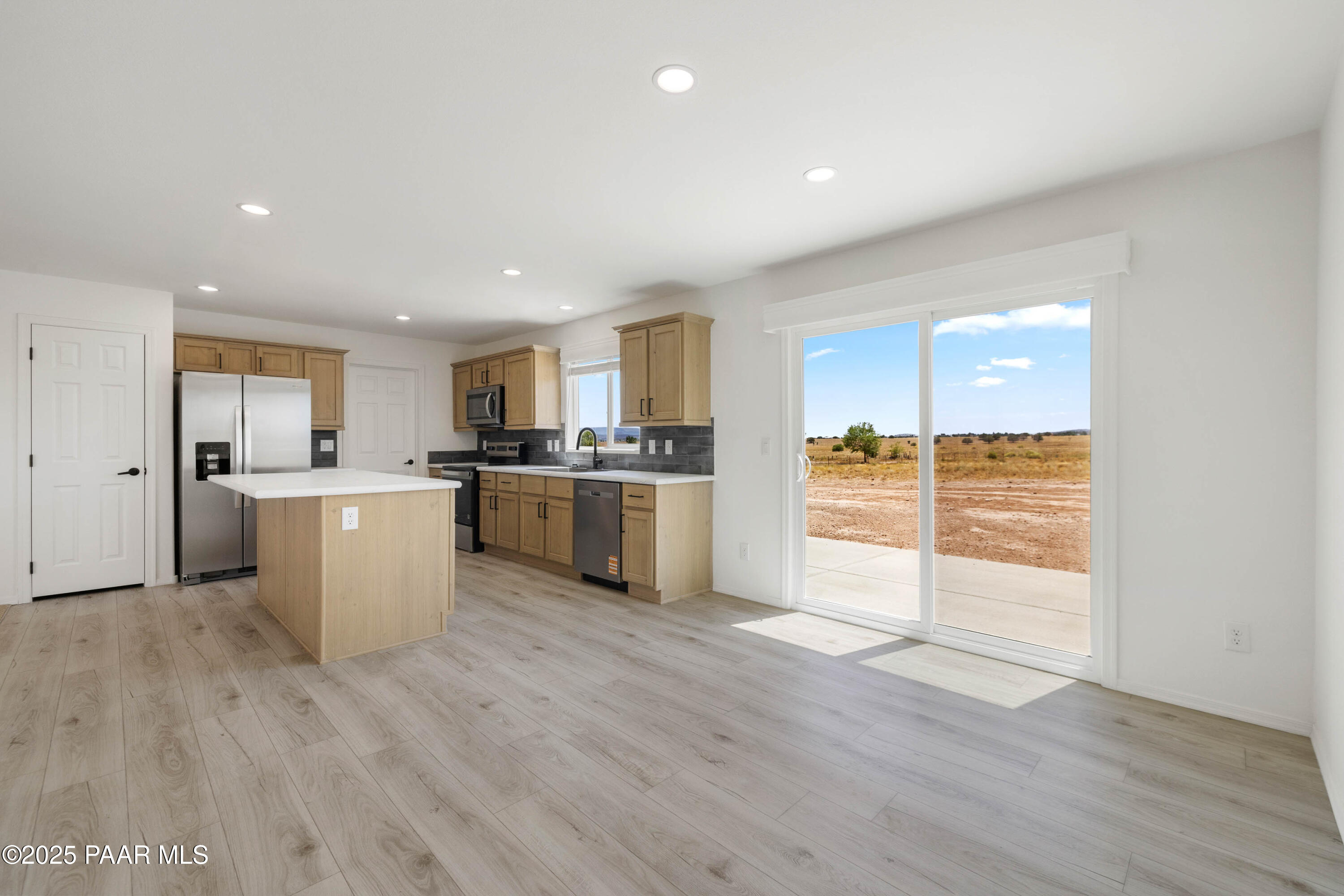 1475 Kings Court Road Paulden, AZ 86334 - Photo 8 of 36 12-Dining Room (2)
