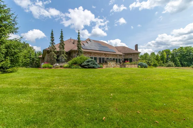 $1,190,000 | 972 Farrar Road, Newport Town, VT 05857