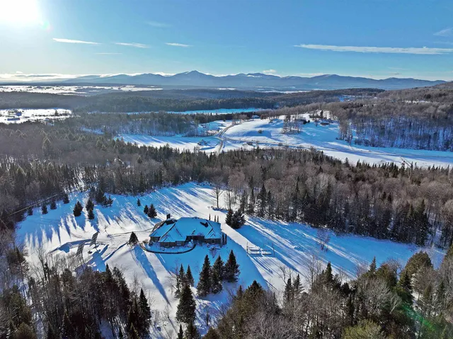 $1,190,000 | 972 Farrar Road, Newport Town, VT 05857