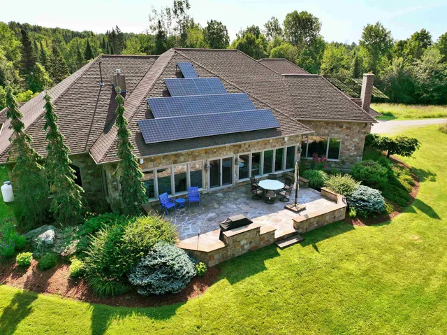 $1,190,000 | 972 Farrar Road, Newport Town, VT 05857