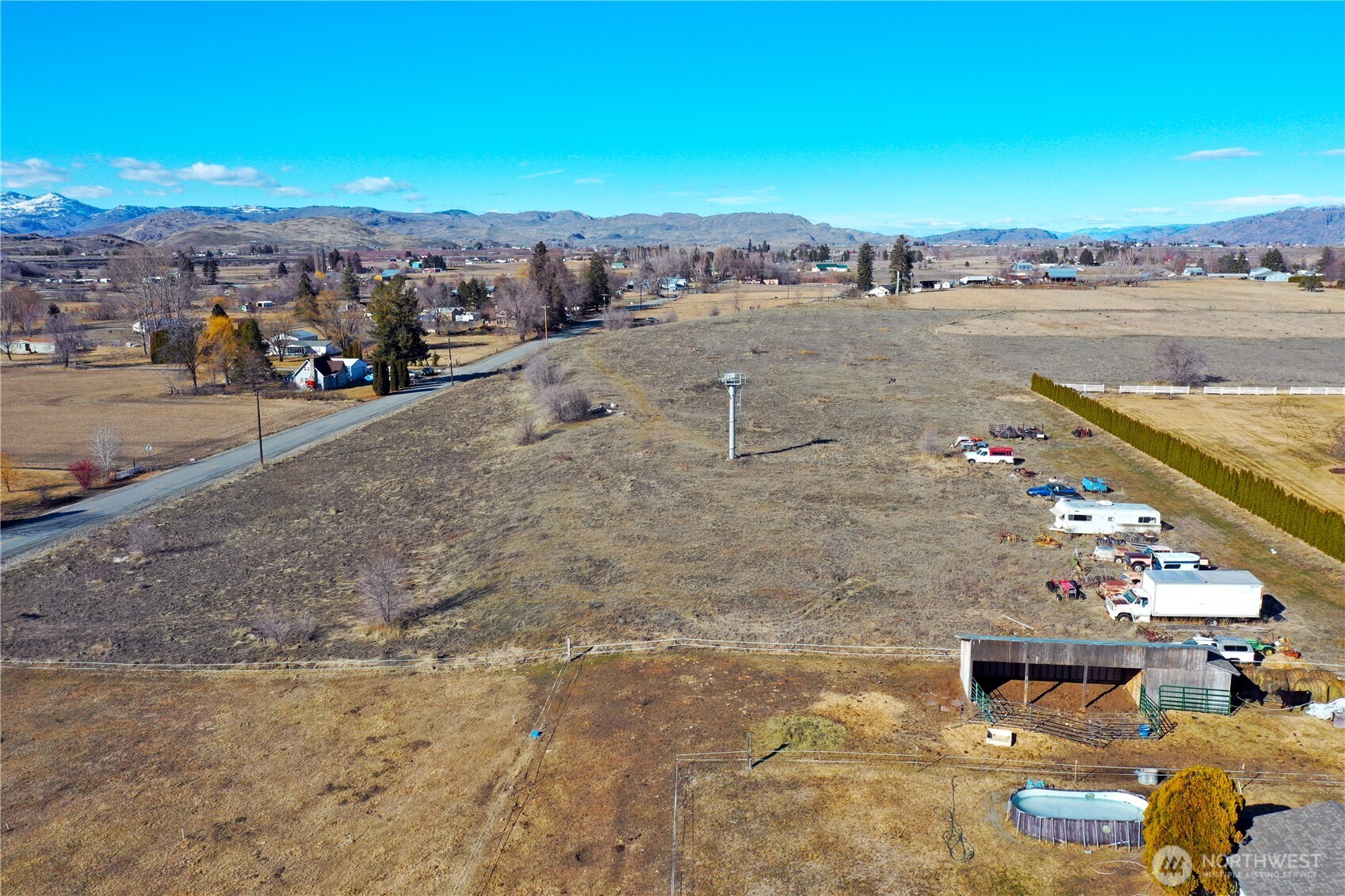 2-lot 2-lot Road Omak, WA 98841 - Photo 8 of 10 a view of a city