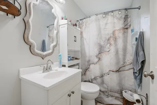 $189,000 | 215 Barr Elms Avenue, Joliet, IL 60433