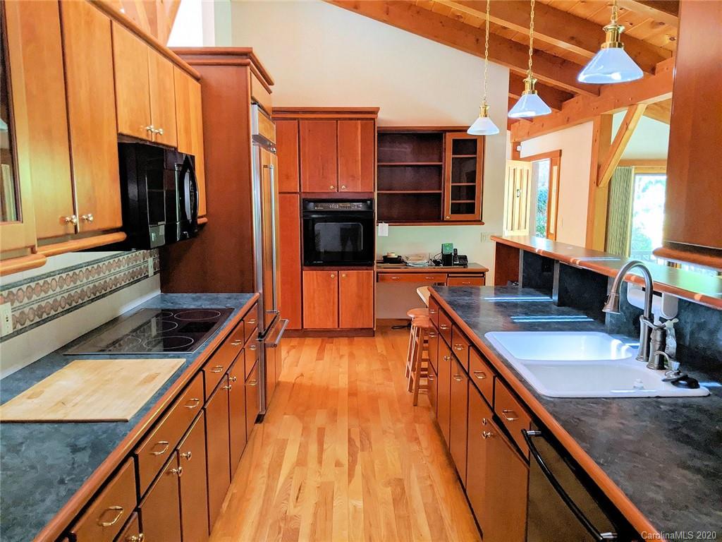 170 Fox Covert Lane Tryon, NC 28782 - Photo 7 of 35