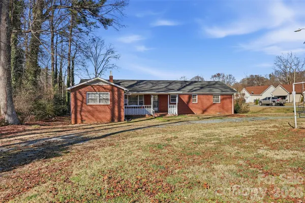 $300,000 | 800 Old Little Rock Road, Charlotte, NC 28214