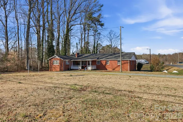 $335,000 | 800 Old Little Rock Road, Charlotte, NC 28214