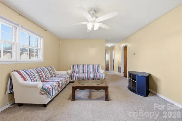 $300,000 | 800 Old Little Rock Road, Charlotte, NC 28214