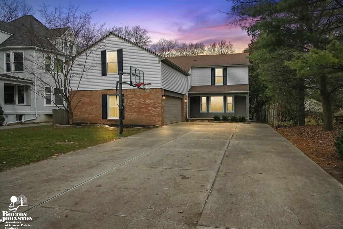 76 Moross Road Grosse Pointe Farms, MI 48236 - Photo 1 of 31