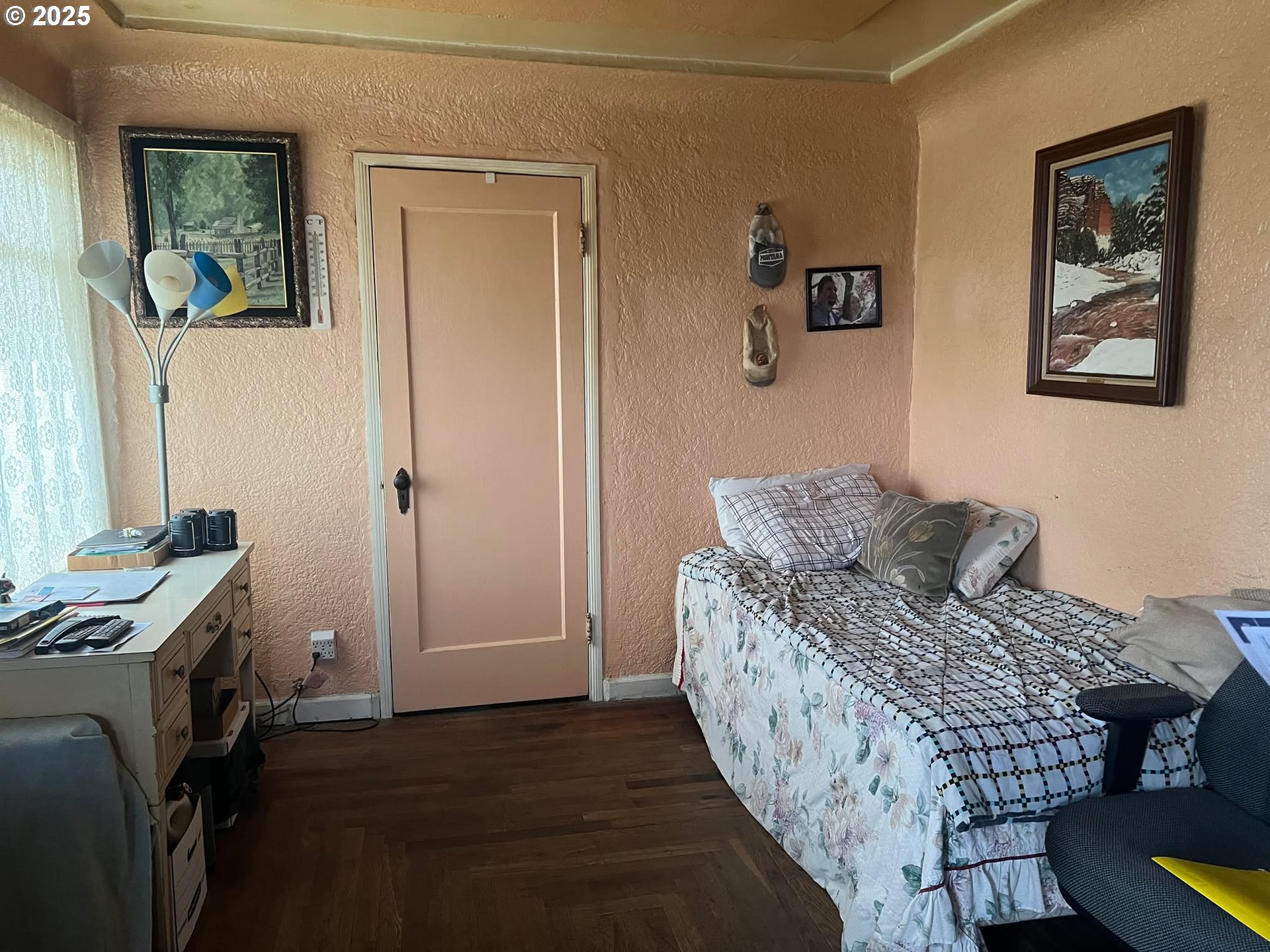 718 Southeast Washington Street Willamina, OR 97396 - Photo 11 of 32 Living Room