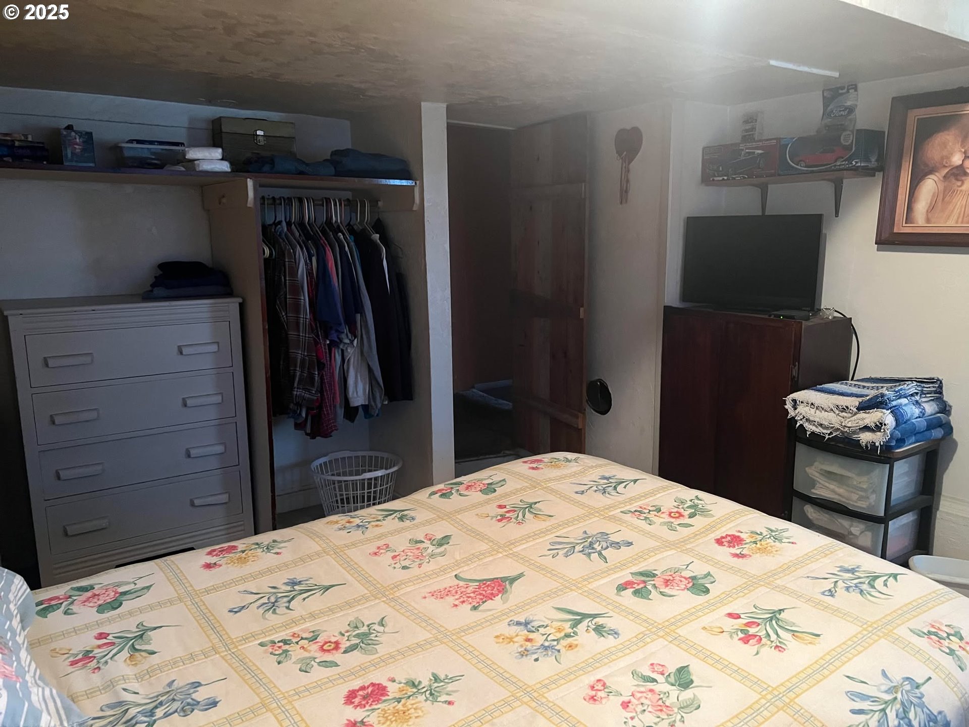 718 Southeast Washington Street Willamina, OR 97396 - Photo 13 of 32 Bedroom