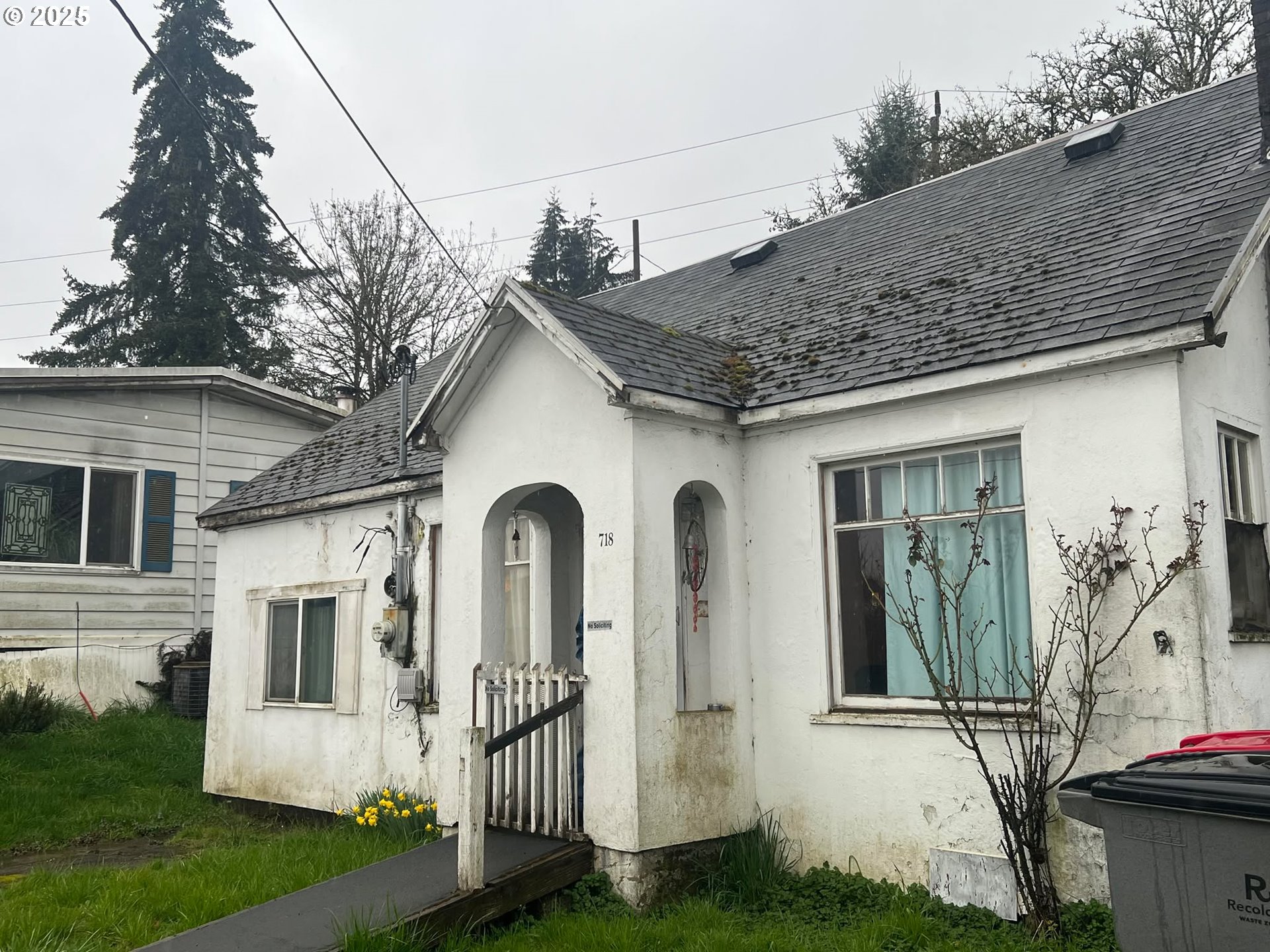 718 Southeast Washington Street Willamina, OR 97396 - Photo 2 of 32