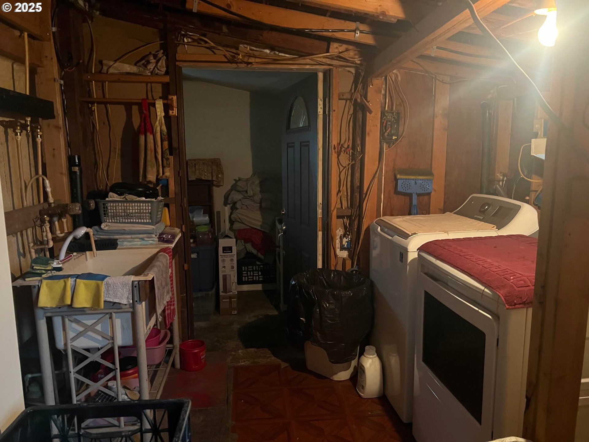 718 Southeast Washington Street Willamina, OR 97396 - Photo 21 of 32 Laundry