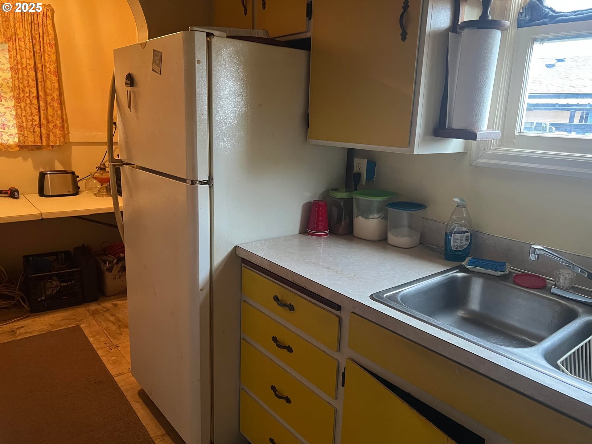 718 Southeast Washington Street Willamina, OR 97396 - Photo 28 of 32 Kitchen/Nook