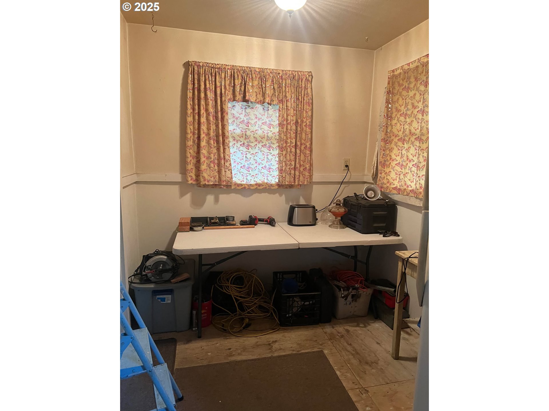 718 Southeast Washington Street Willamina, OR 97396 - Photo 30 of 32 Dining Area