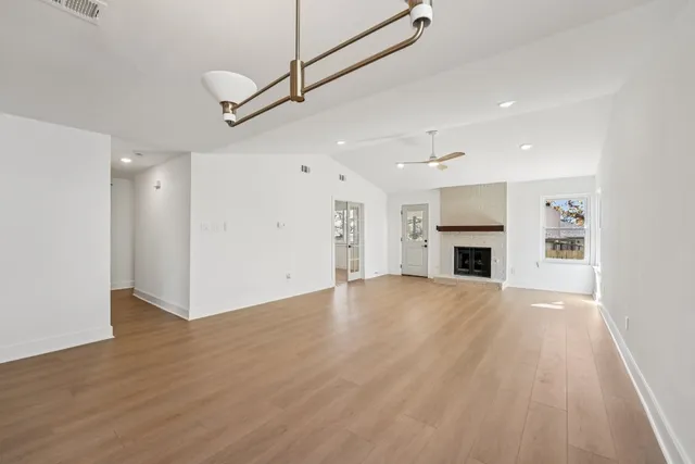 $549,900 | 4901 Transit Circle, Austin, TX 78727