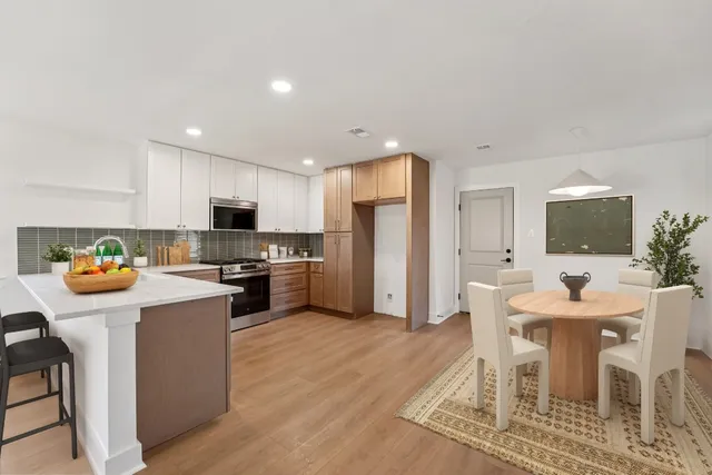 $549,900 | 4901 Transit Circle, Austin, TX 78727