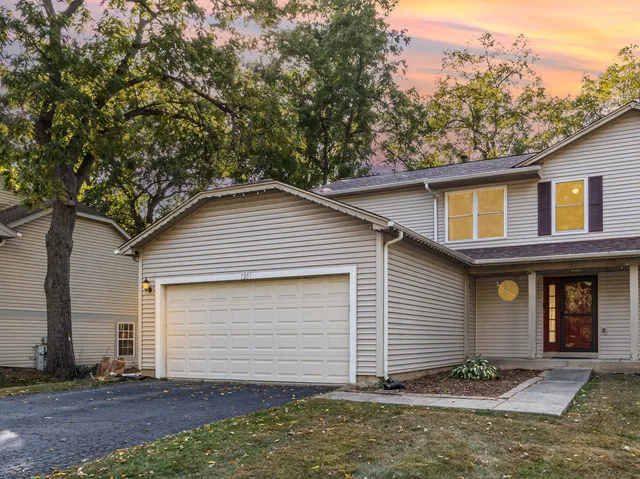 $339,000 | 1201 Oak Ridge Drive, Streamwood, IL 60107