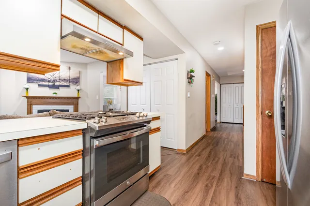 $339,000 | 1201 Oak Ridge Drive, Streamwood, IL 60107