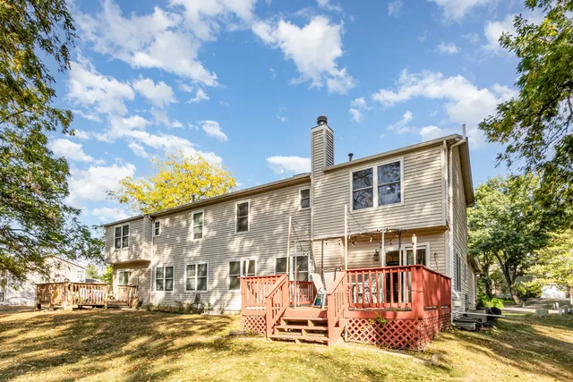 $339,000 | 1201 Oak Ridge Drive, Streamwood, IL 60107