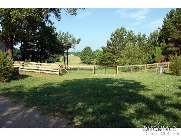 239 Gilbert Road Columbus, NC 28722 - Photo 4 of 20