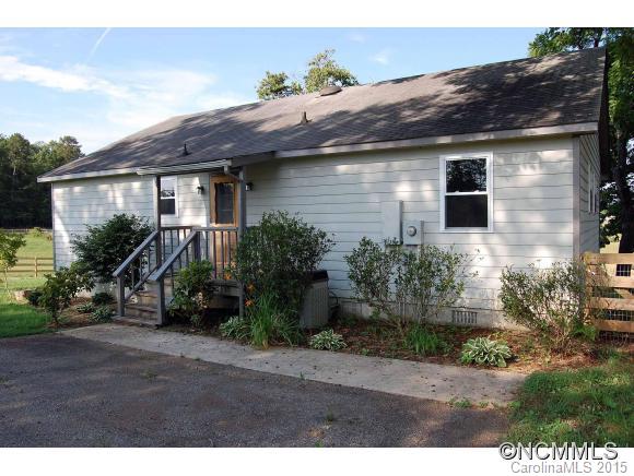 239 Gilbert Road Columbus, NC 28722 - Photo 6 of 20