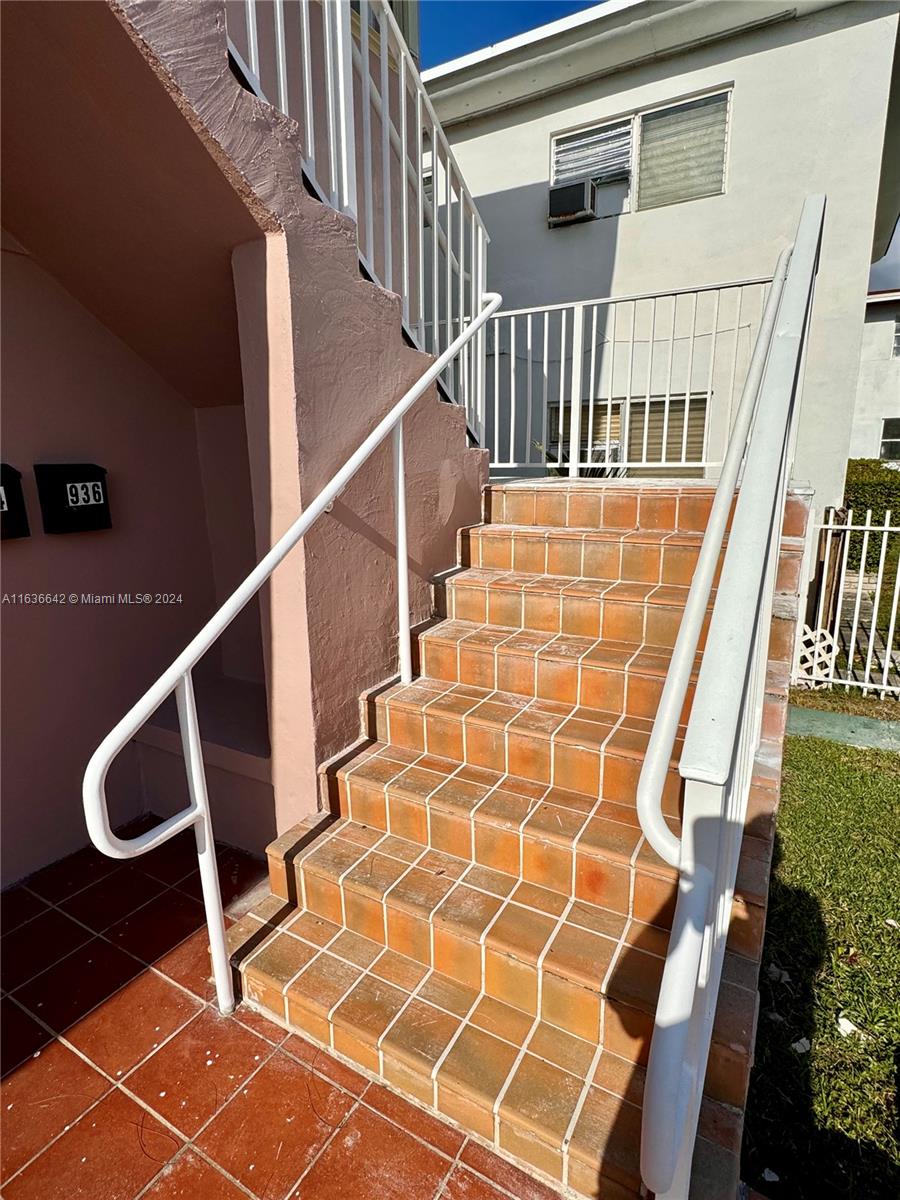 934 79th Terrace, Unit 2 Miami Beach, FL 33141 - Photo 6 of 42 a view of entryway