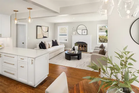 $925,000 | 3242 Northeast 98th Street, Seattle, WA 98115