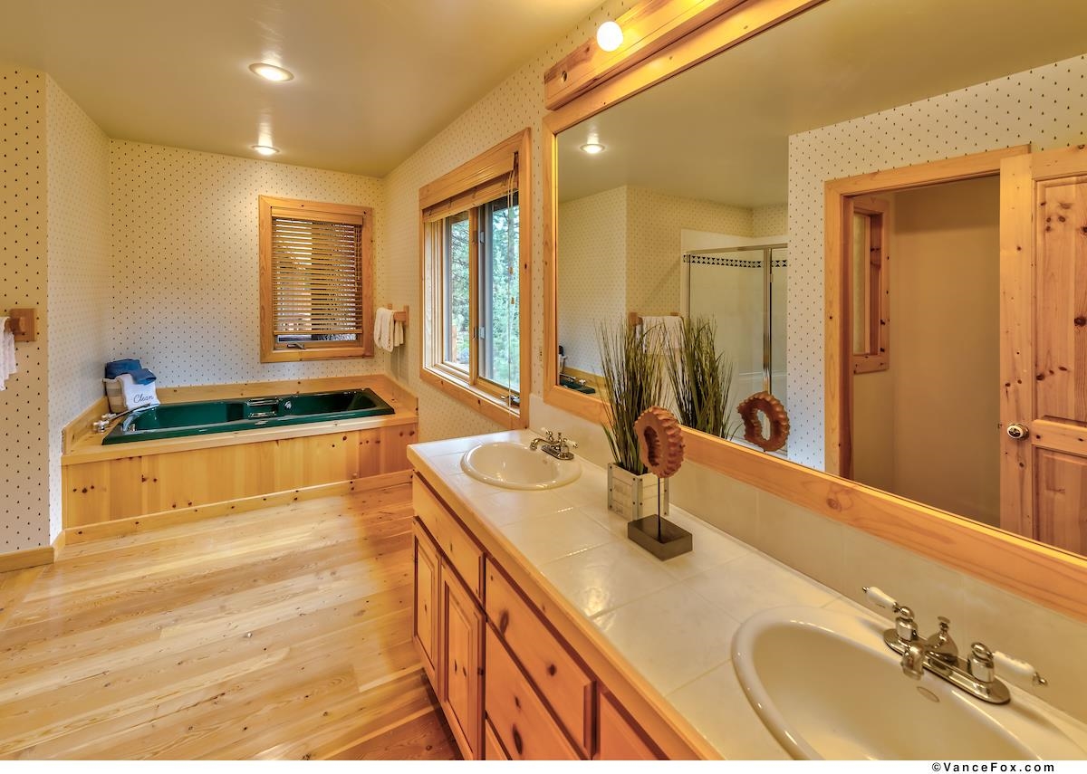 1730 Grouse Ridge Road Truckee, CA 96161 - Photo 9 of 21