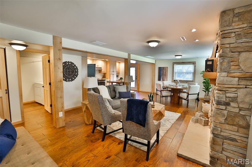 405 Shady Lane Edwardsville, IL 62025 - Photo 3 of 9