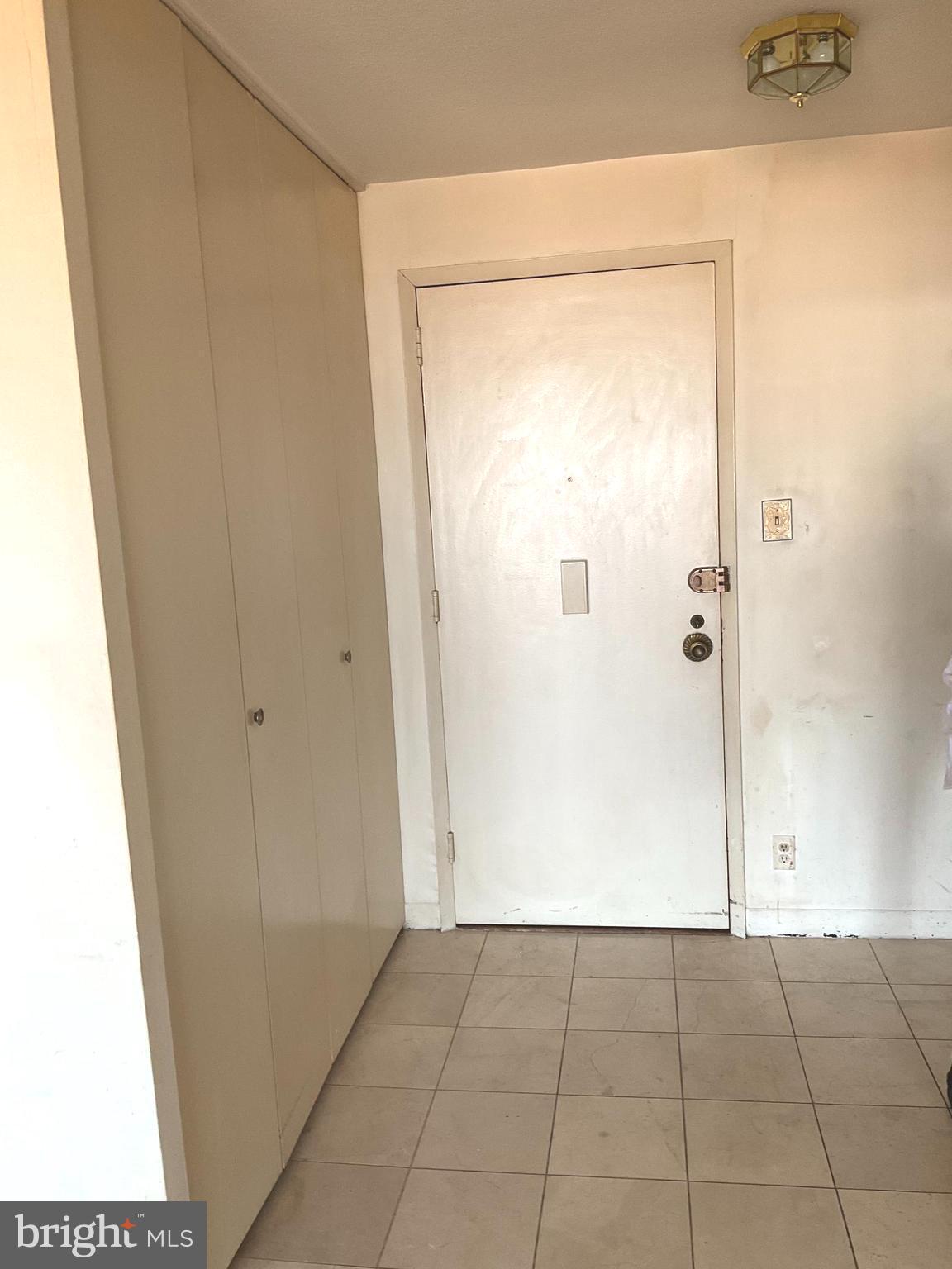 3900 West Ford Road, Unit 11R Philadelphia, PA 19131 - Photo 3 of 18 Front door with Large closet