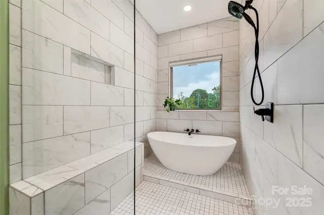 $999,999 | 1180 Porter Creek Drive, Franklin, NC 28734