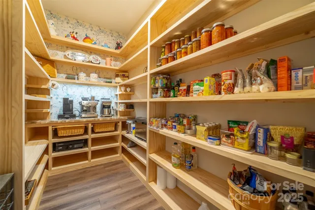 $999,999 | 1180 Porter Creek Drive, Franklin, NC 28734