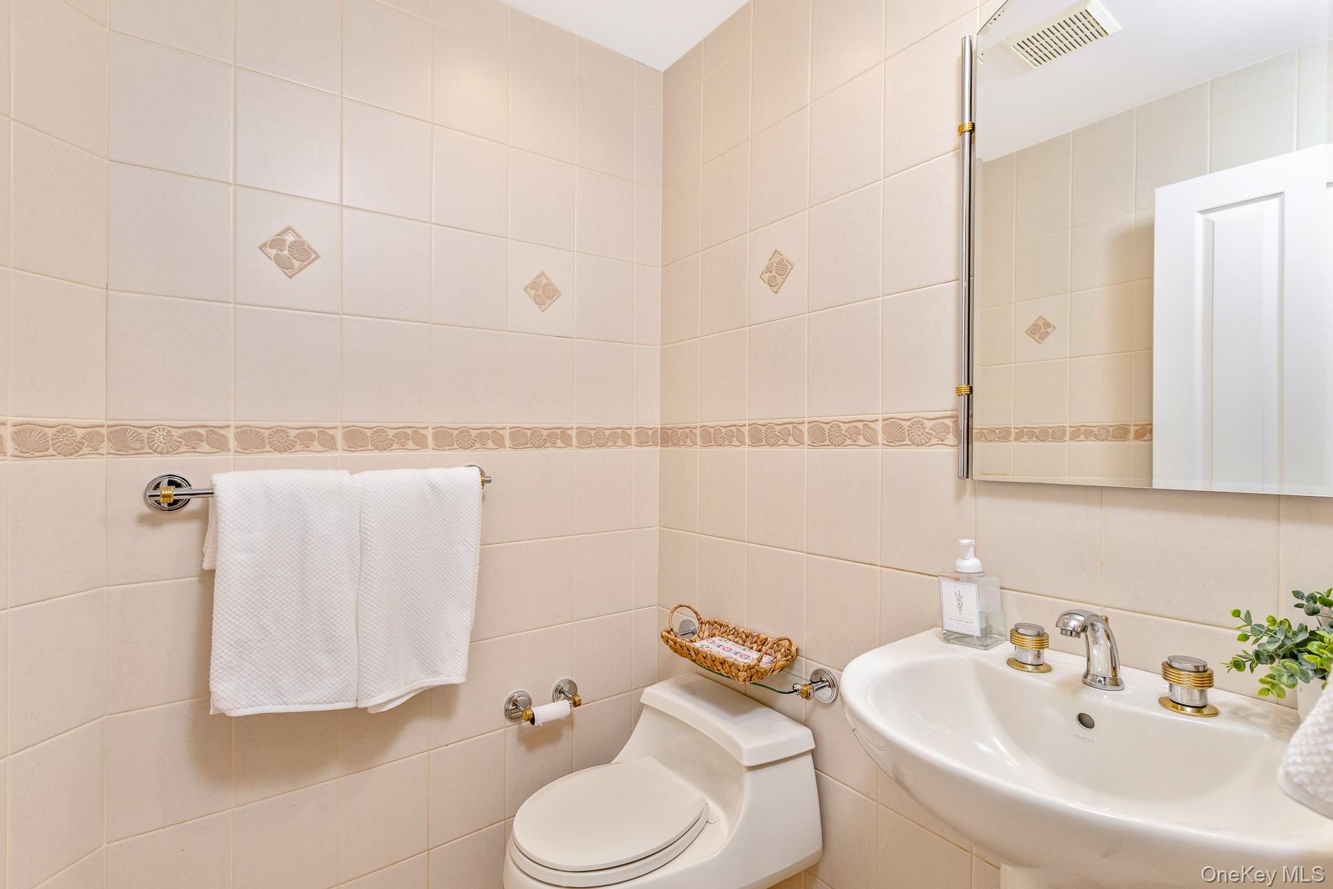 41 Landing Meadow Road Smithtown, NY 11787 - Photo 24 of 50