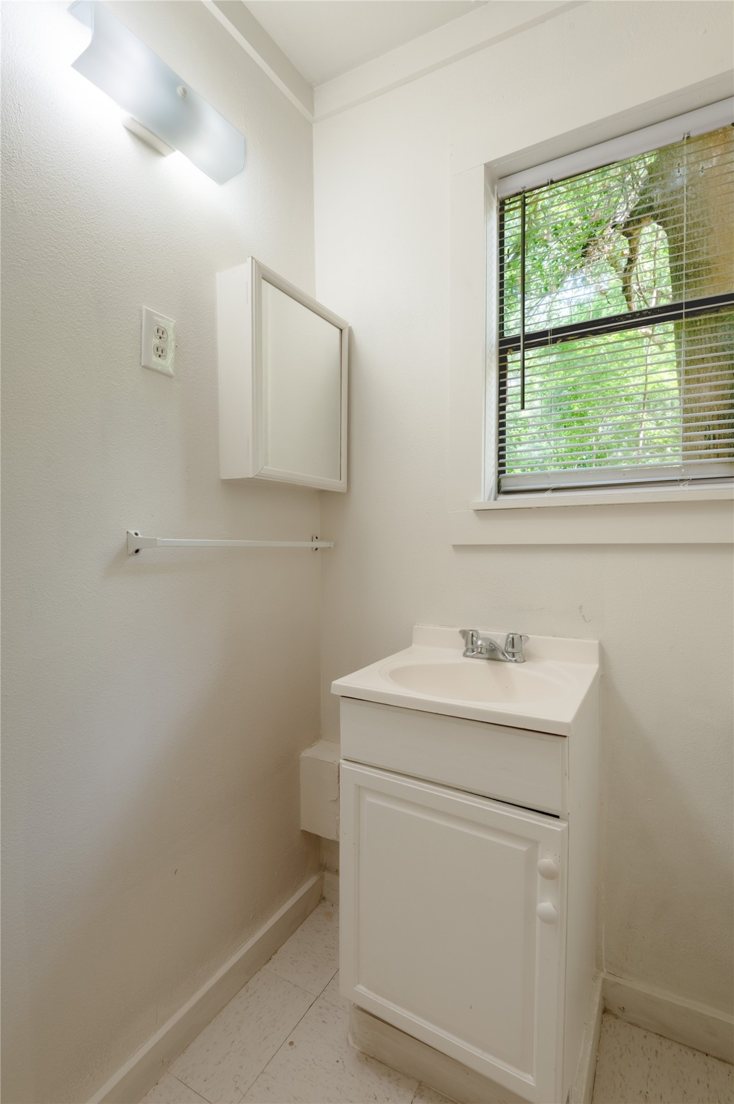 712 Cline Street, Unit D Huntsville, TX 77340 - Photo 15 of 21
