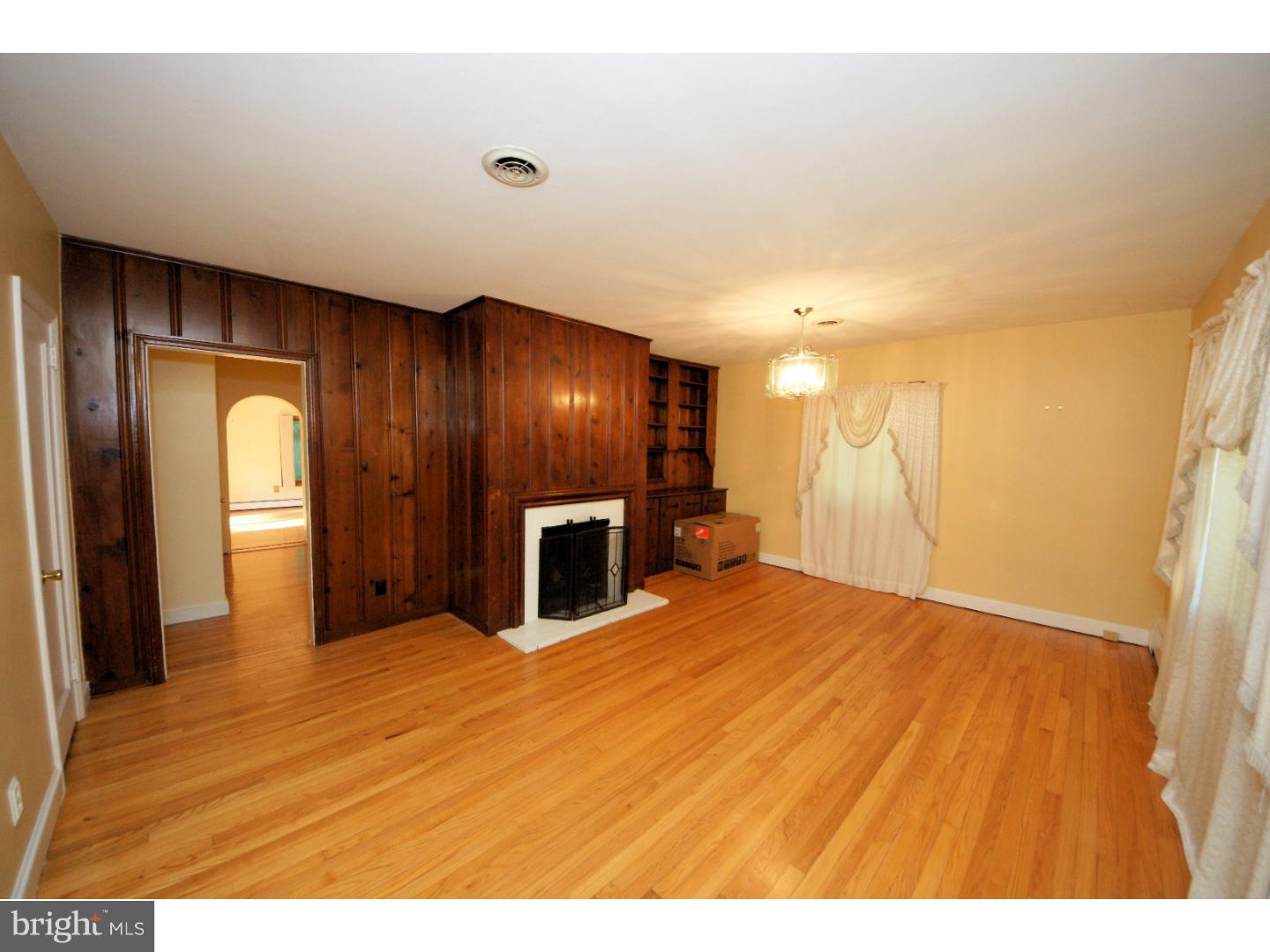 976 Alexander Road West Windsor, NJ 08550 - Photo 5 of 25 Living Room