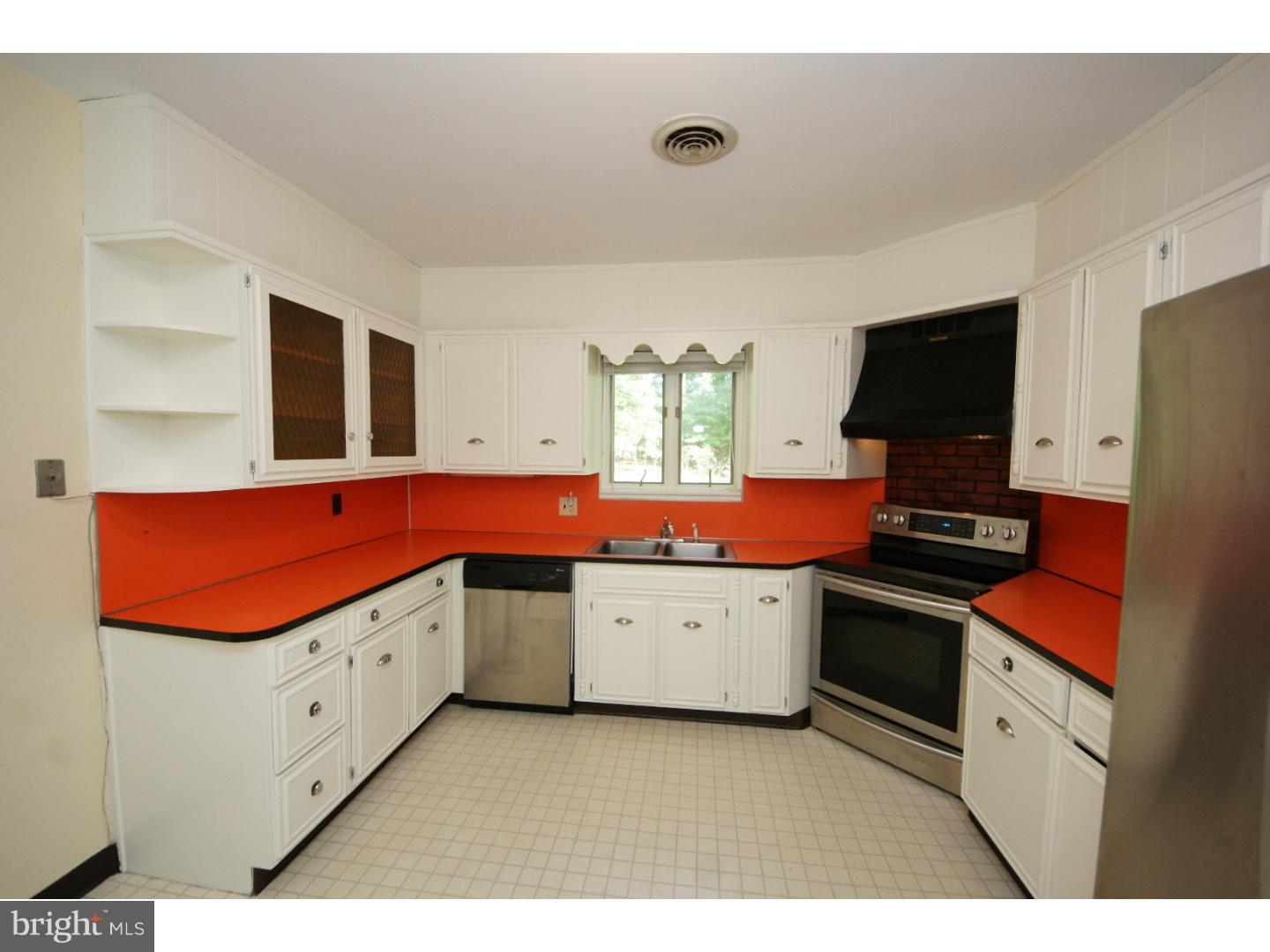 976 Alexander Road West Windsor, NJ 08550 - Photo 7 of 25