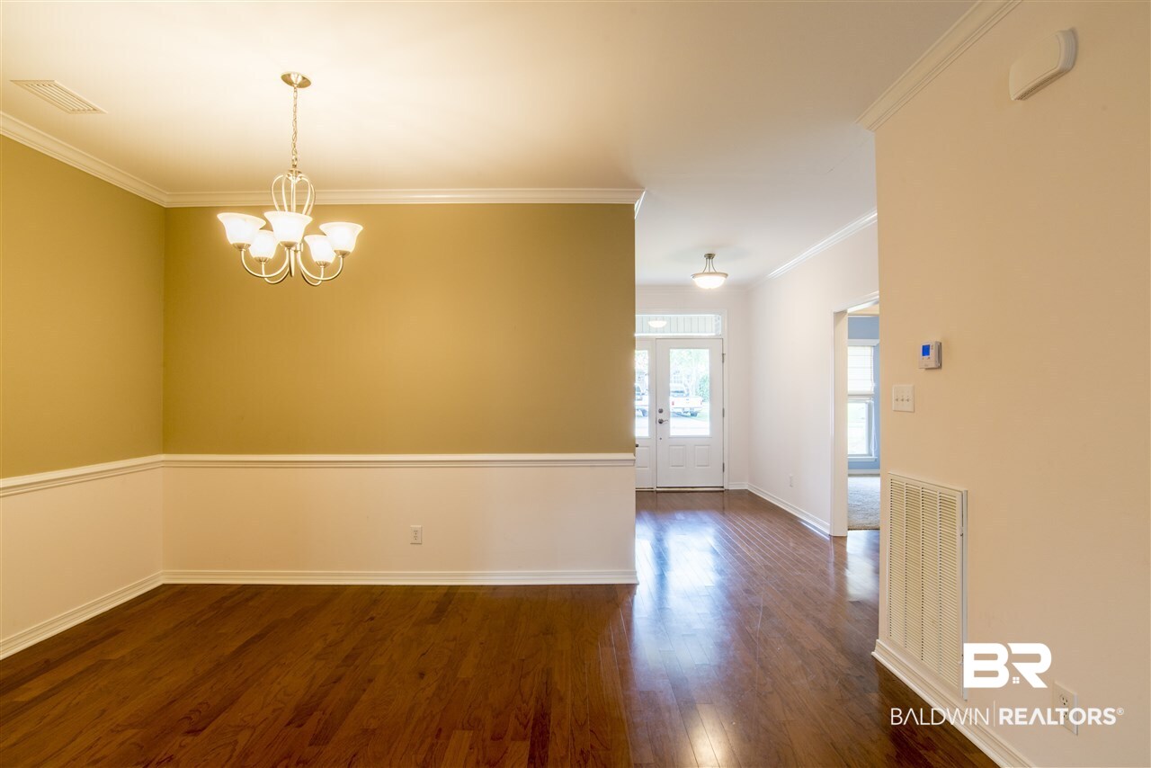 204 Divot Loop Fairhope, AL 36532 - Photo 5 of 27 DINNING ROOM