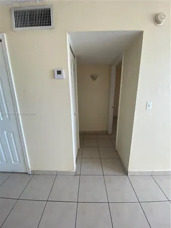 $1,700 | 606 West 81st Street, Unit 307, Hialeah, FL 33014