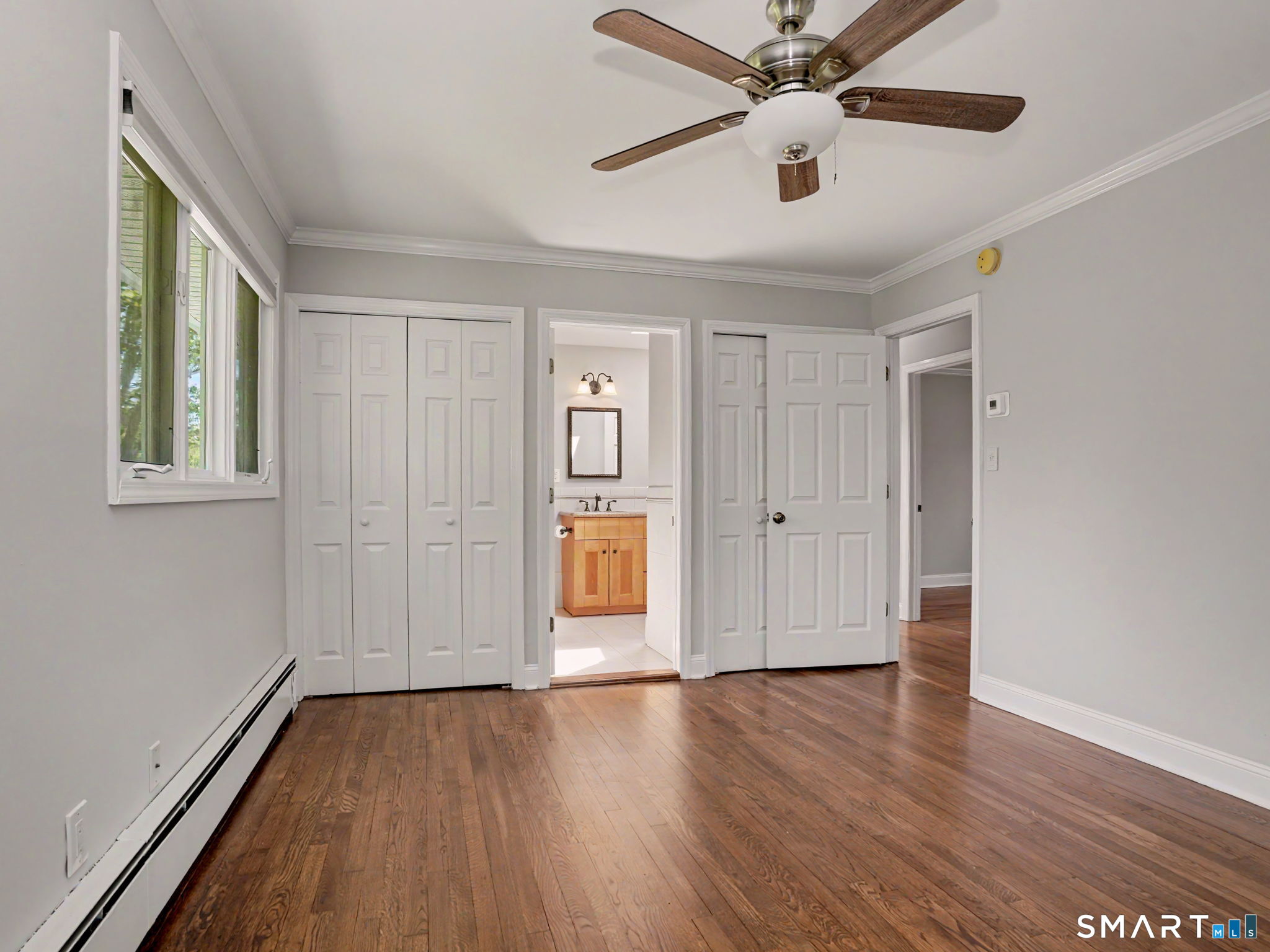 44 Sniffen Road Westport, CT 06880 - Photo 26 of 39 Primary bedroom with view of full bathroom