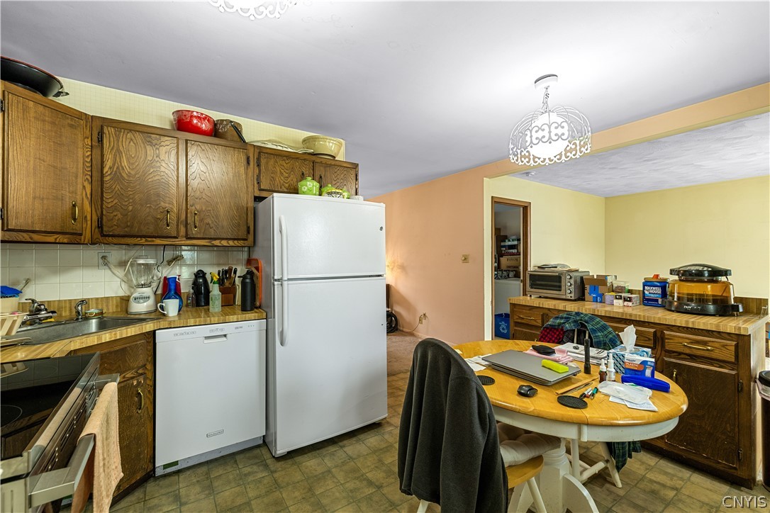 402 Richmond Road Utica, NY 13502 - Photo 12 of 22