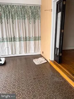 en empty room with window