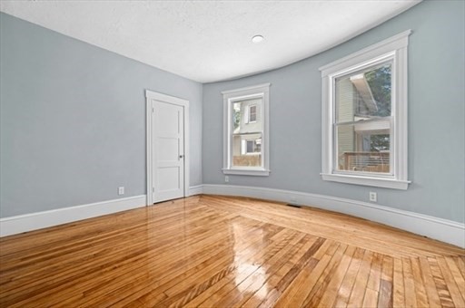 139 Lincoln Street Worcester, MA 01605 - Photo 11 of 36