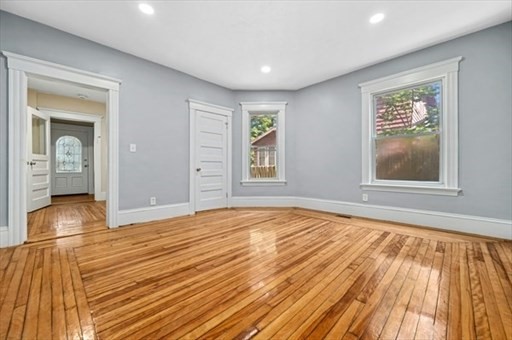 139 Lincoln Street Worcester, MA 01605 - Photo 5 of 36