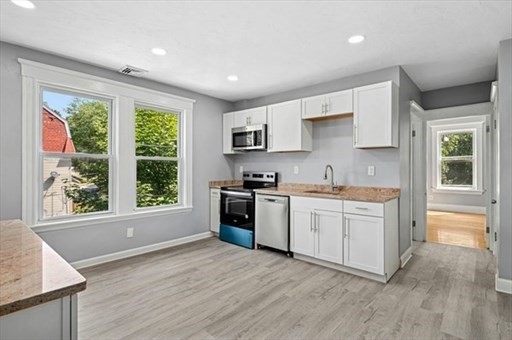 139 Lincoln Street Worcester, MA 01605 - Photo 8 of 36