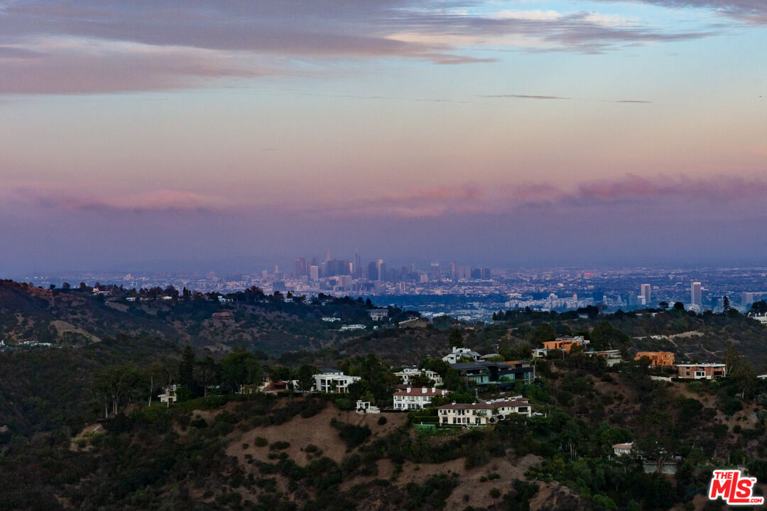 2052 Stradella Road Los Angeles, CA 90077 - Photo 33 of 34 Gallery Image 33