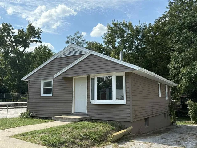 $110,000 | 7040 Agnes Avenue, Kansas City, MO 64132